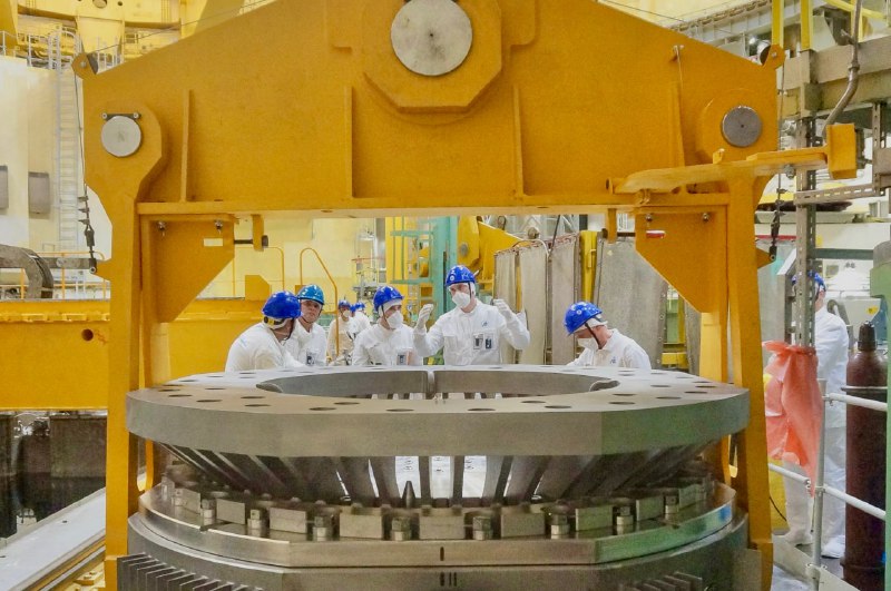 На Нововоронежской АЭС провели «холодные» испытания нового контейнера для отработавшего ядерного топлива