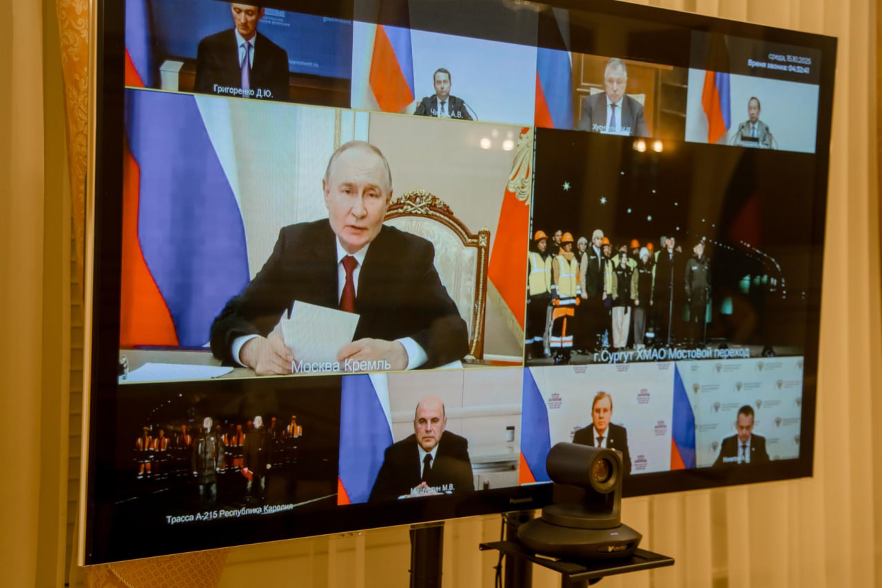 Владимир Путин по видеосвязи открыл важные транспортные объекты в регионах