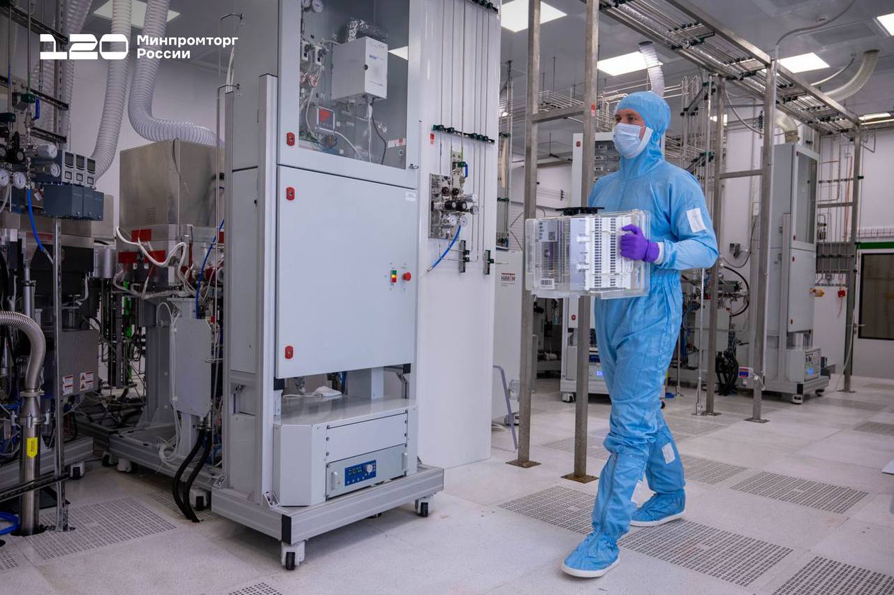 Оборудование для производства микрочипов создали российские ученые 