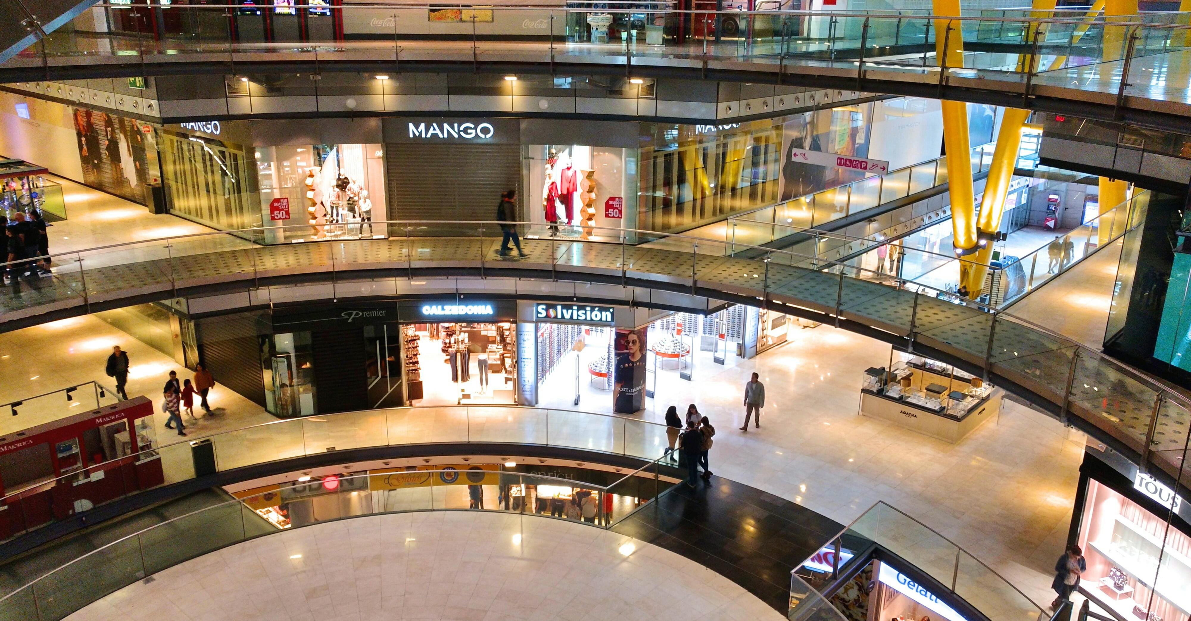 Los expertos prevén la pérdida de hasta el 70% de los ingresos en los centros comerciales por la marcha de las marcas extranjeras