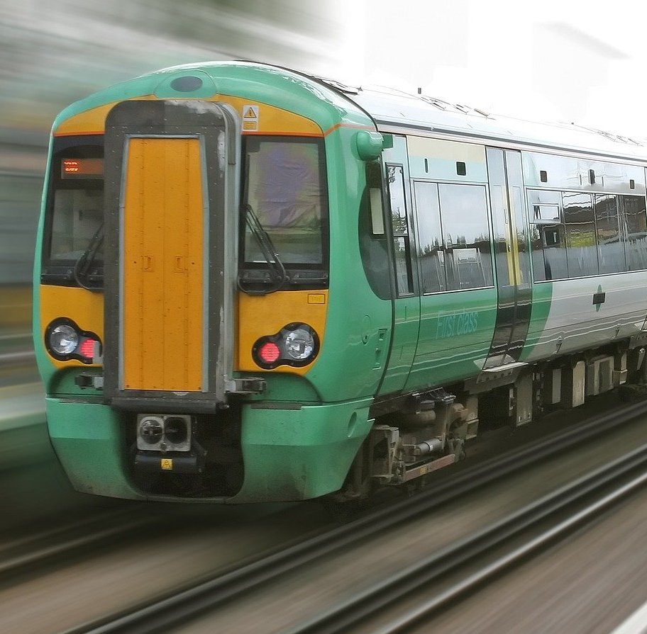 Логистическая компания «АМТЭК» реализовала первую перевозку буровых устройств из Китая в РФ ускоренным поездом