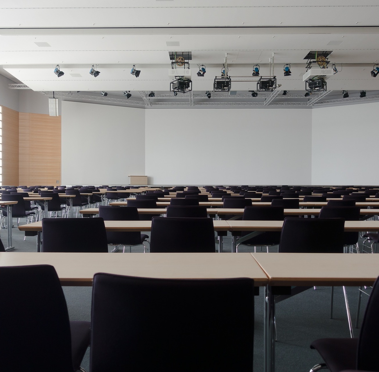 Компания «Amber Palace» примет участие в первой отраслевой выставке-конгрессе J-1 в Москве